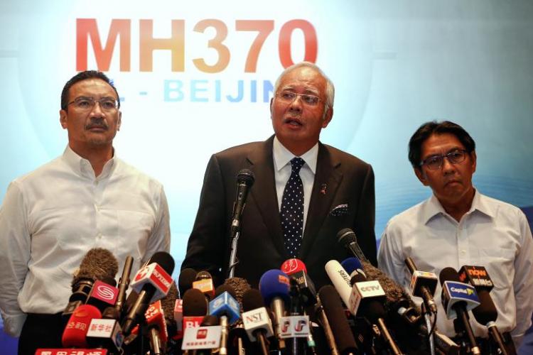 Malaysia Confirms Aircraft Debris Found on Reunion Island Is from MH370: Report