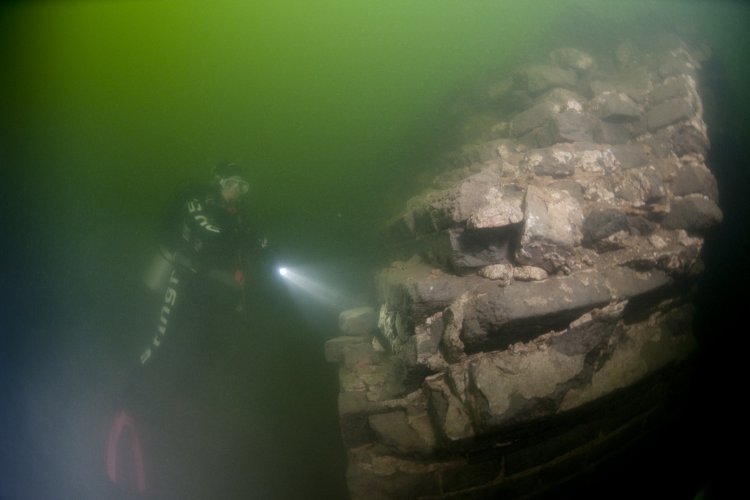 Two Divers Missing at Underwater Section of the Great Wall