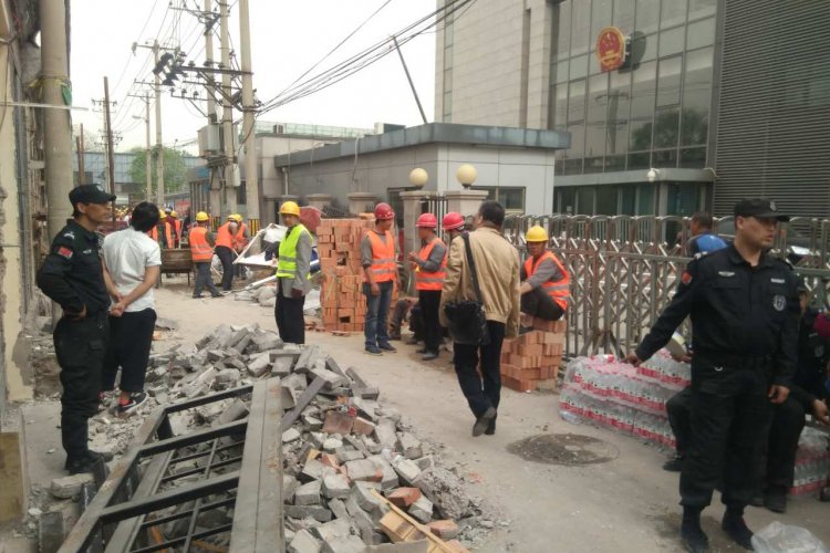 Fangjia to be Bricked Up Later this Week, Jiaodaokou Toutiao Currently Being Bricked Up, Xingfucun Knocked Down