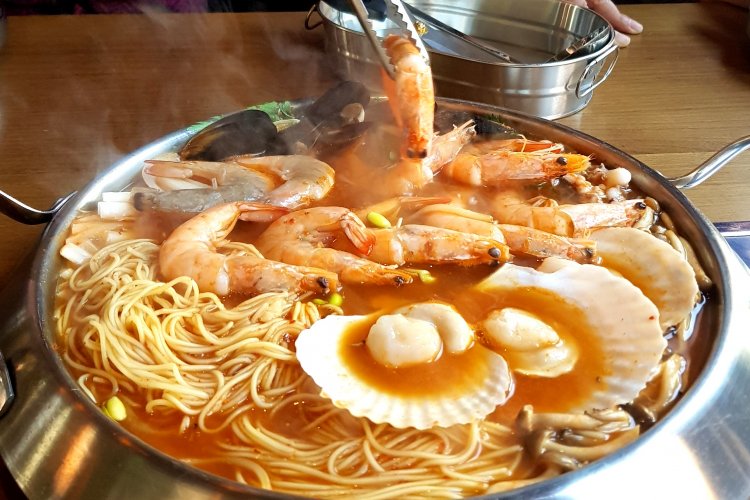 Say Gou Gou Guo Away to Winter Chills With This Korean-Style Hot Pot Restaurant