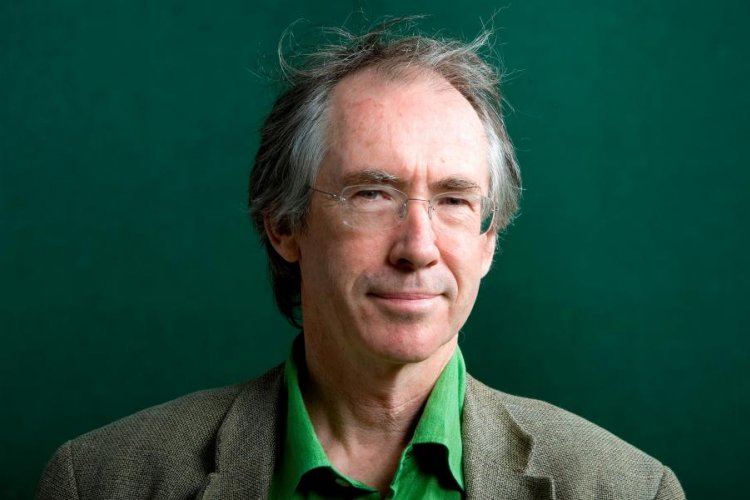 Man Booker Winner and Author or &#039;Atonement&#039; Ian McEwan Comes to The Bookworm