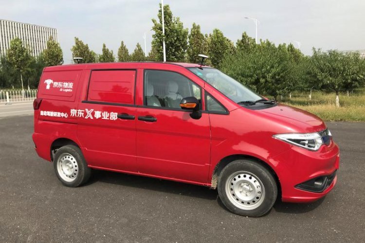 JD Founder Promises to Turn All Delivery Vans in Beijing Electric by Spring Festival