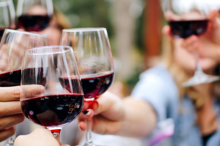 6 Wine Delivery Vendors to Get You Through Quarantine, Because... Wine