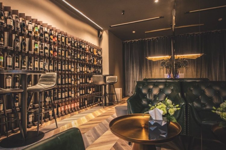 Raise a Glass to CBD&#039;s Best New Wine Bar Tchin Tchin