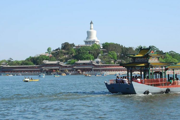 Park Life: Everything You Need to Know About Beihai Park