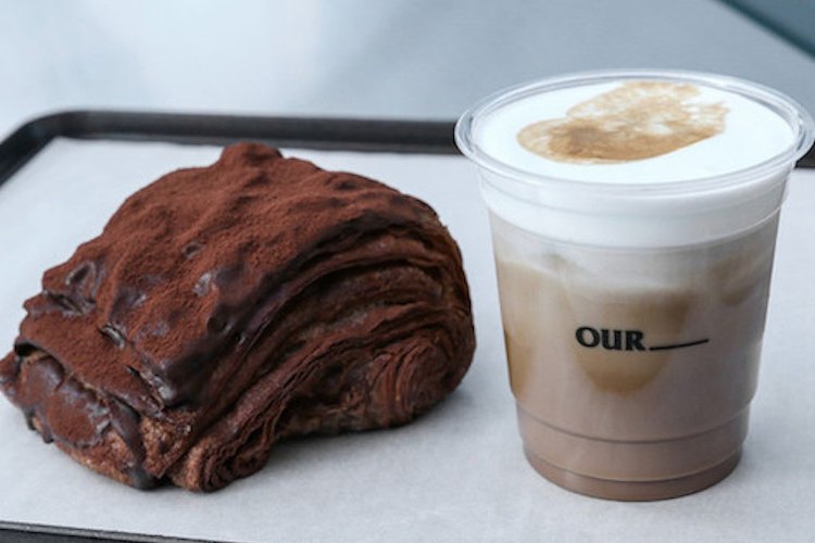 Why are people queuing for three hours to buy “dirty buns”?