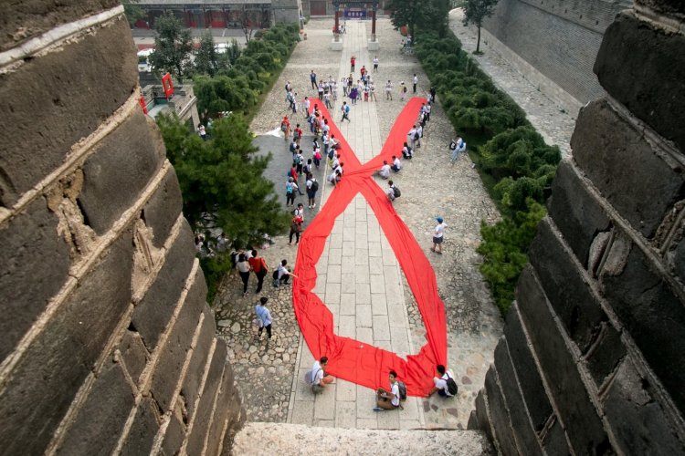 R Sign-ups Now Open for the China AIDS Walk at the Great Wall