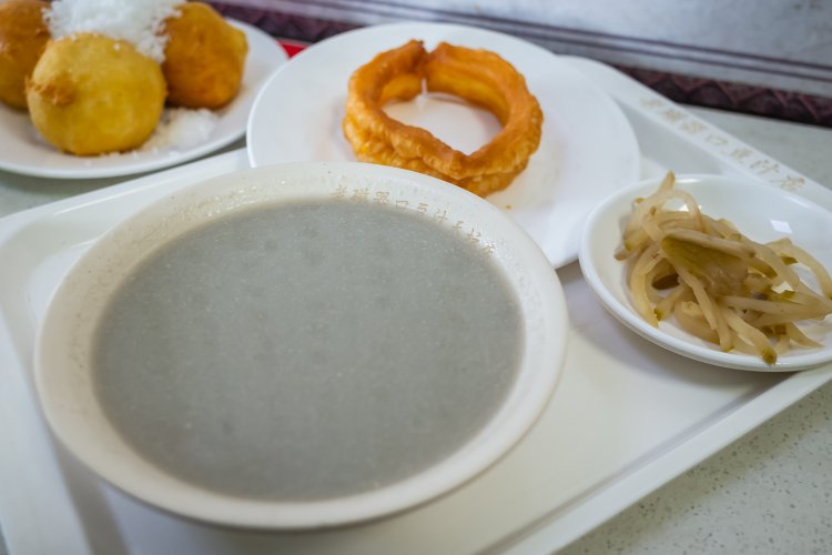 Down with Douzhi’er: My Experience With Beijing&#039;s Strangest Breakfast