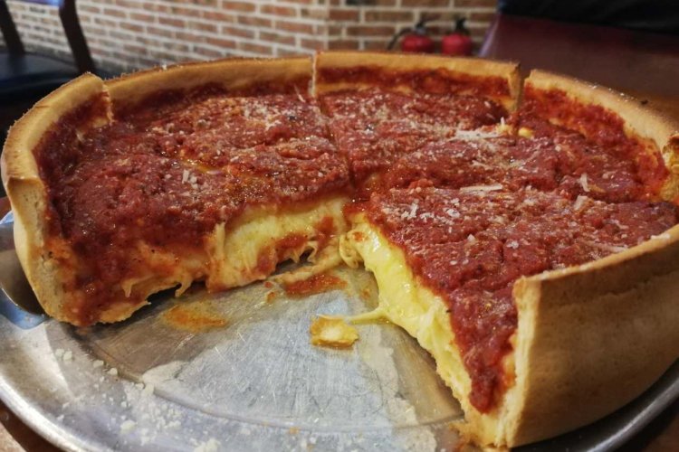 The Deep Dish: Stuffing Your Face Chicago Style at Yummy Box