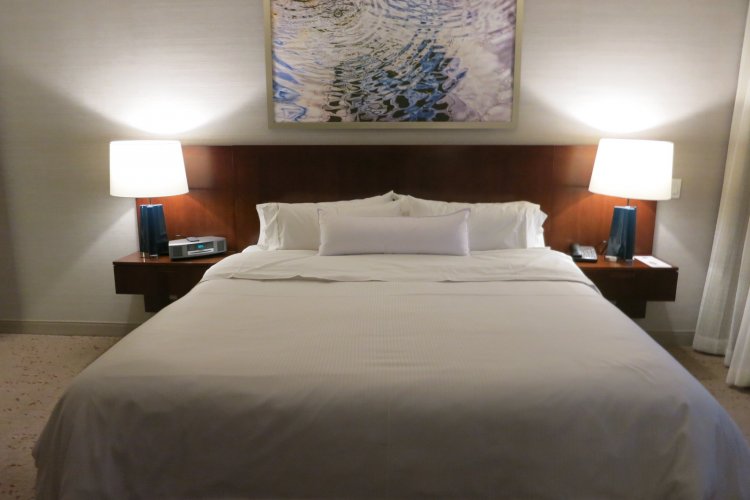 Don&#039;t Lick The Pillow: How to Make Sure Your Hotel Room is Clean No Matter What