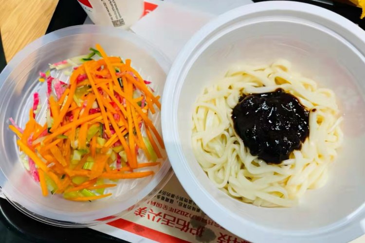 Fast Food Noodz: Can KFC&#039;s Zhajiangmian Stand Up to the Real Deal?