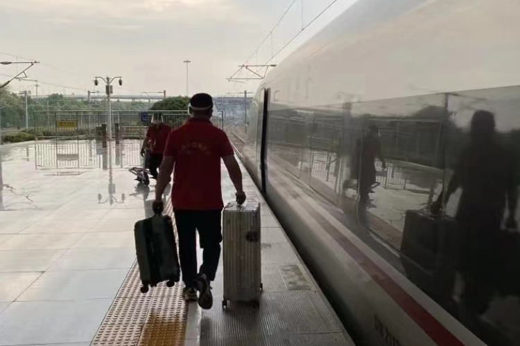 Travel By Planes vs Trains in China During Covid