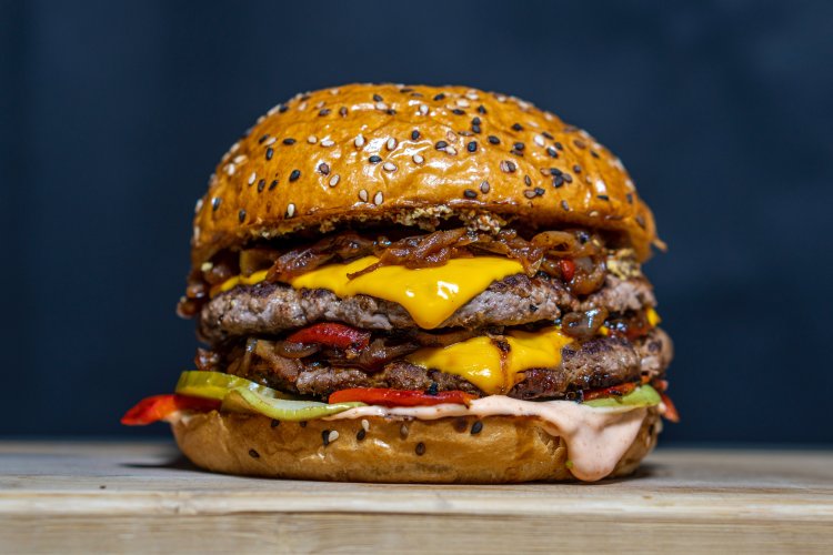 Burger Bonanza: Top Beijing Bites for International Burger Day!