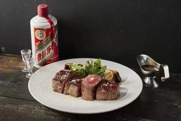 Moutai Steak, Crab Cakes and More at Morton’s Steakhouse