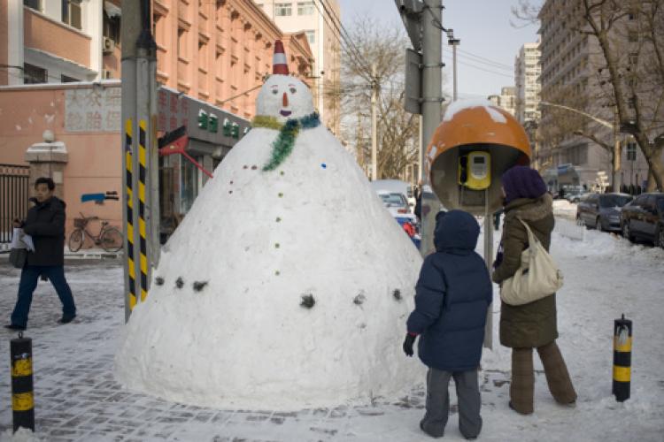 Snowmen Battle a Shocking Rise in Obesity Rates