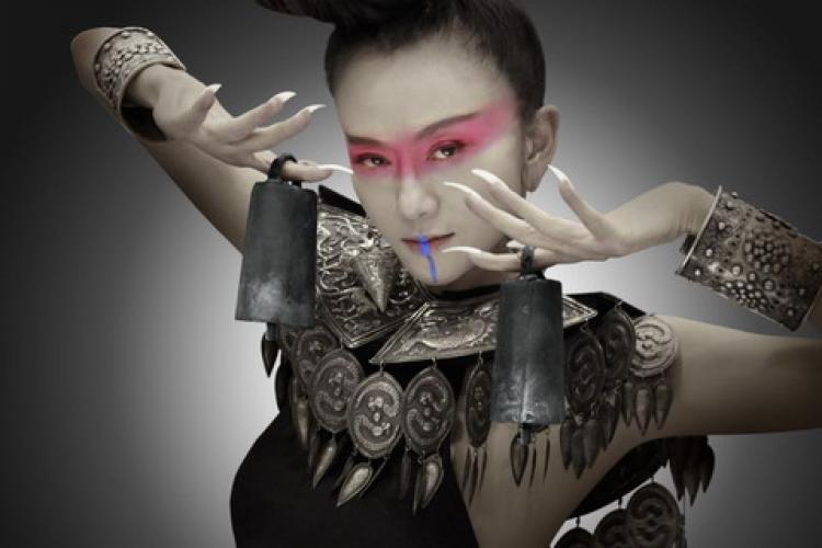 Stage Feature: Yang Liping embodies the elemental forces of Yunnan 