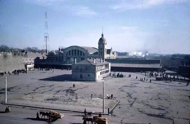 Photos Emerge of Beijing in 1947 -- in Color