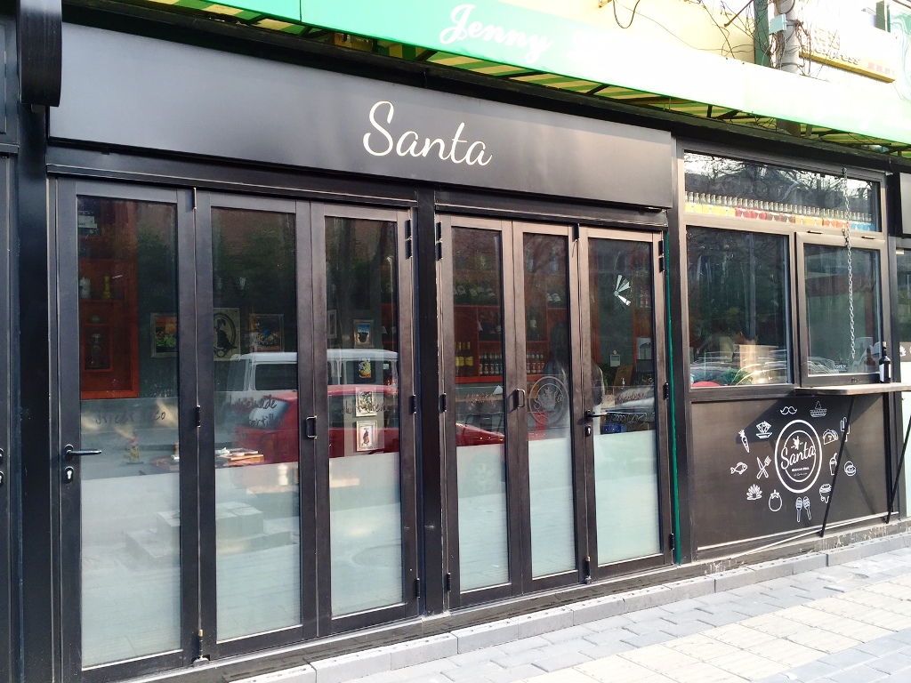 Santa Brings Tasty Tacos, Salads, and Bowls to the North Sanlitun Area