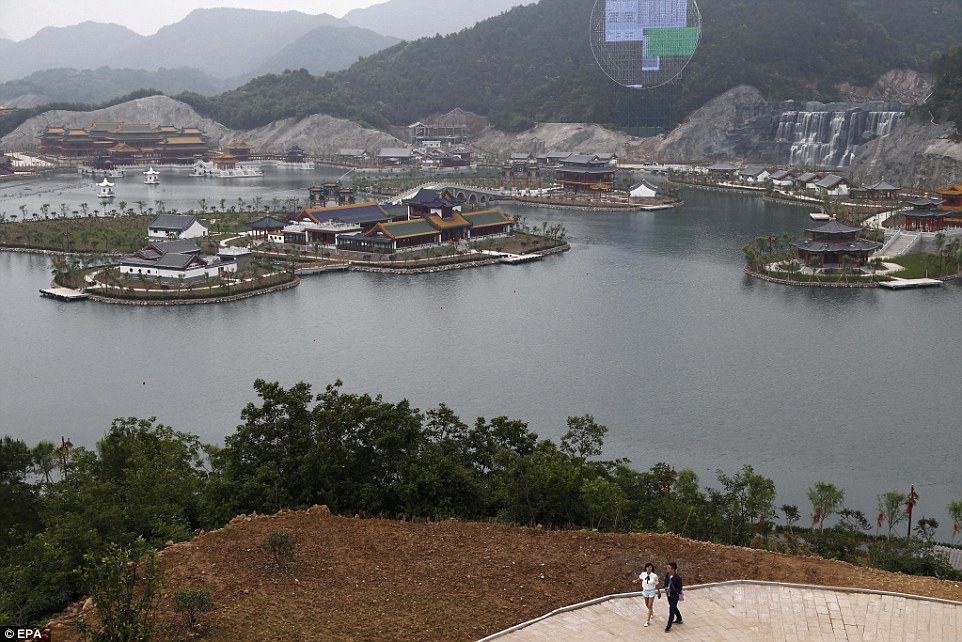 Replica of Beijing Old Summer Palace Opens at Hengdian Film Studio in Eastern China