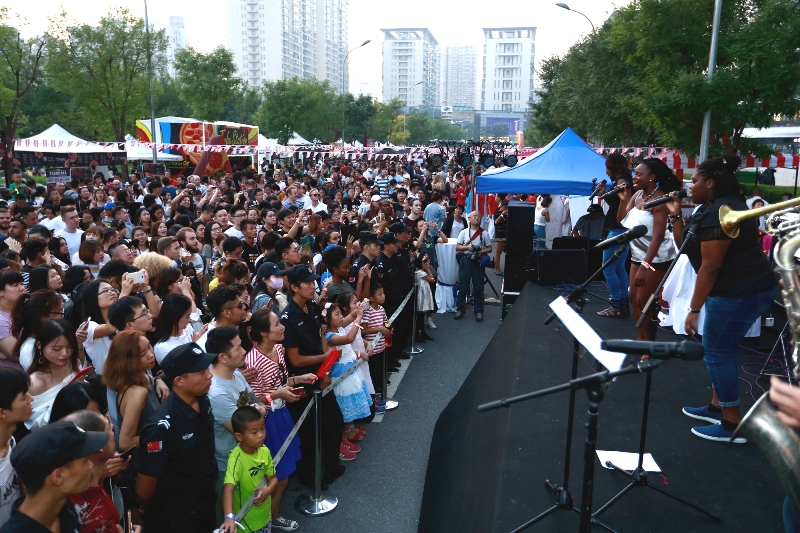 Say Cheese: Spot Yourself Among the 18,000 People at This Year's Pizza Cup