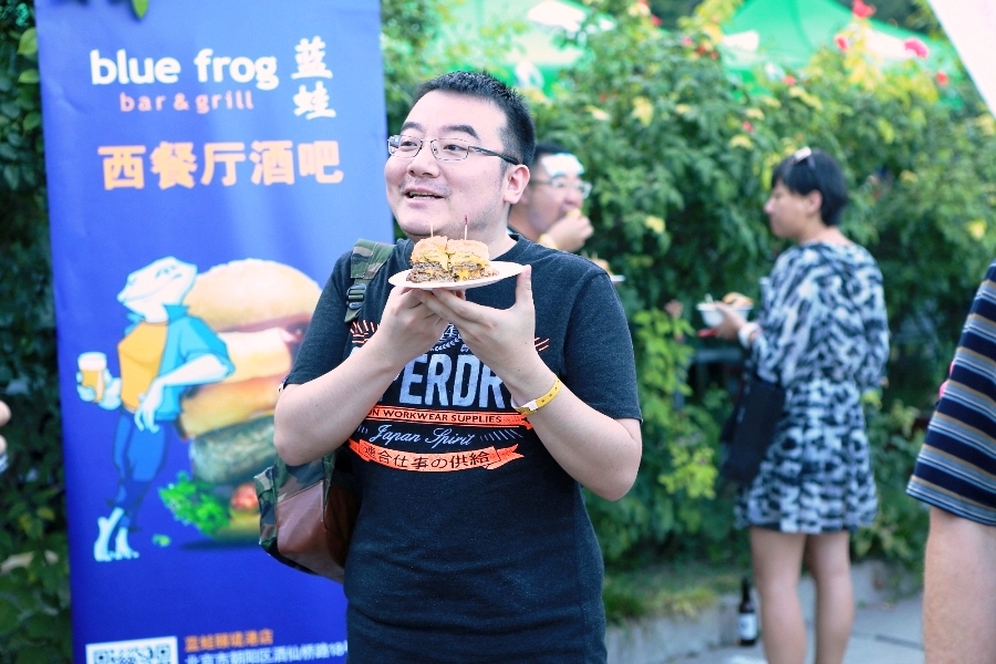 Photos: Spot Yourself Amongst the Burgers at the Beijinger 2015 Burger Cup