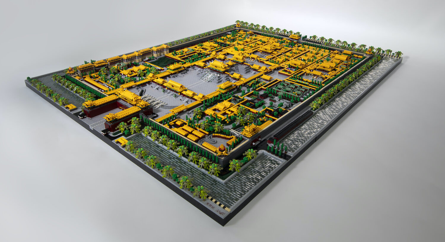 Imperial Build: US Architect Constructs Forbidden City Entirely Out of Lego