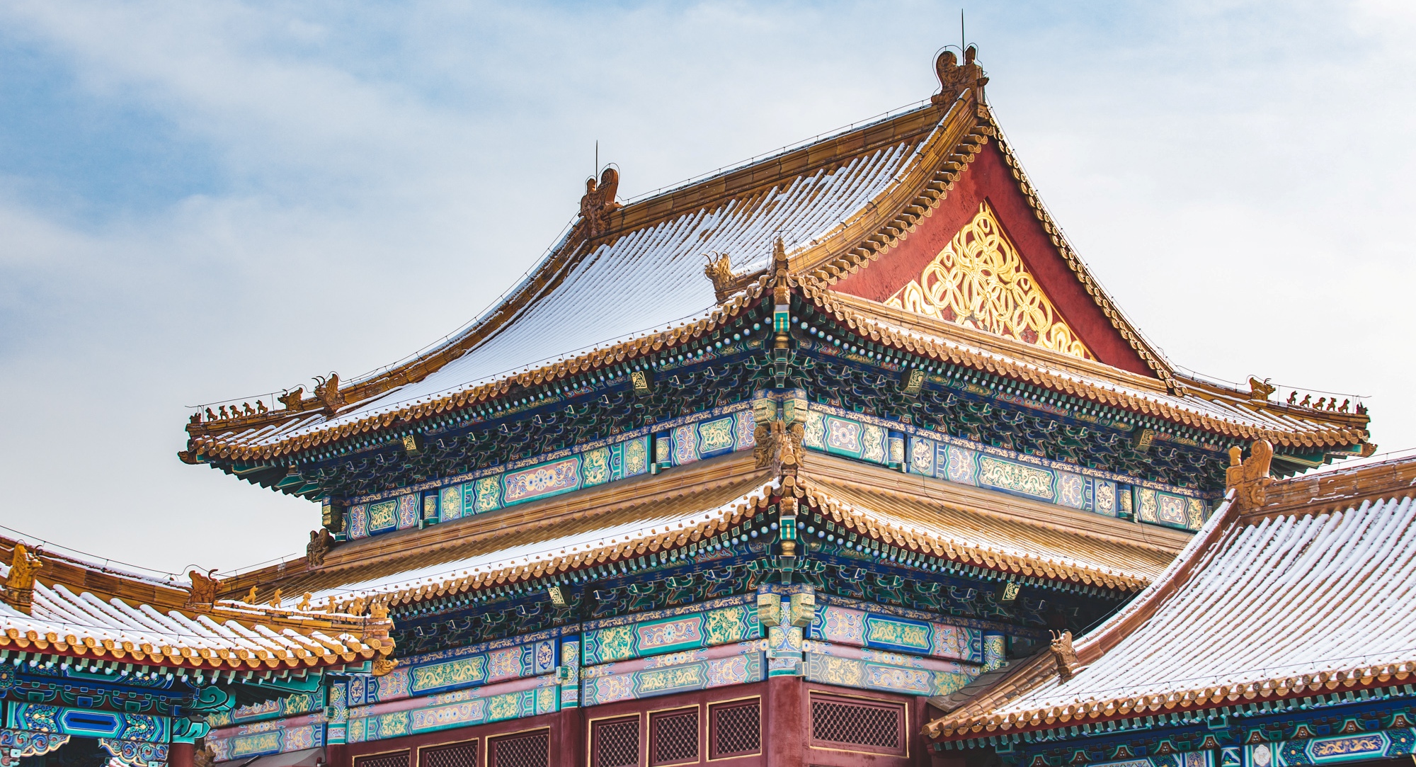 Auburn Temples in Snow: Capturing the Forbidden City After the First Snowfall of the Year