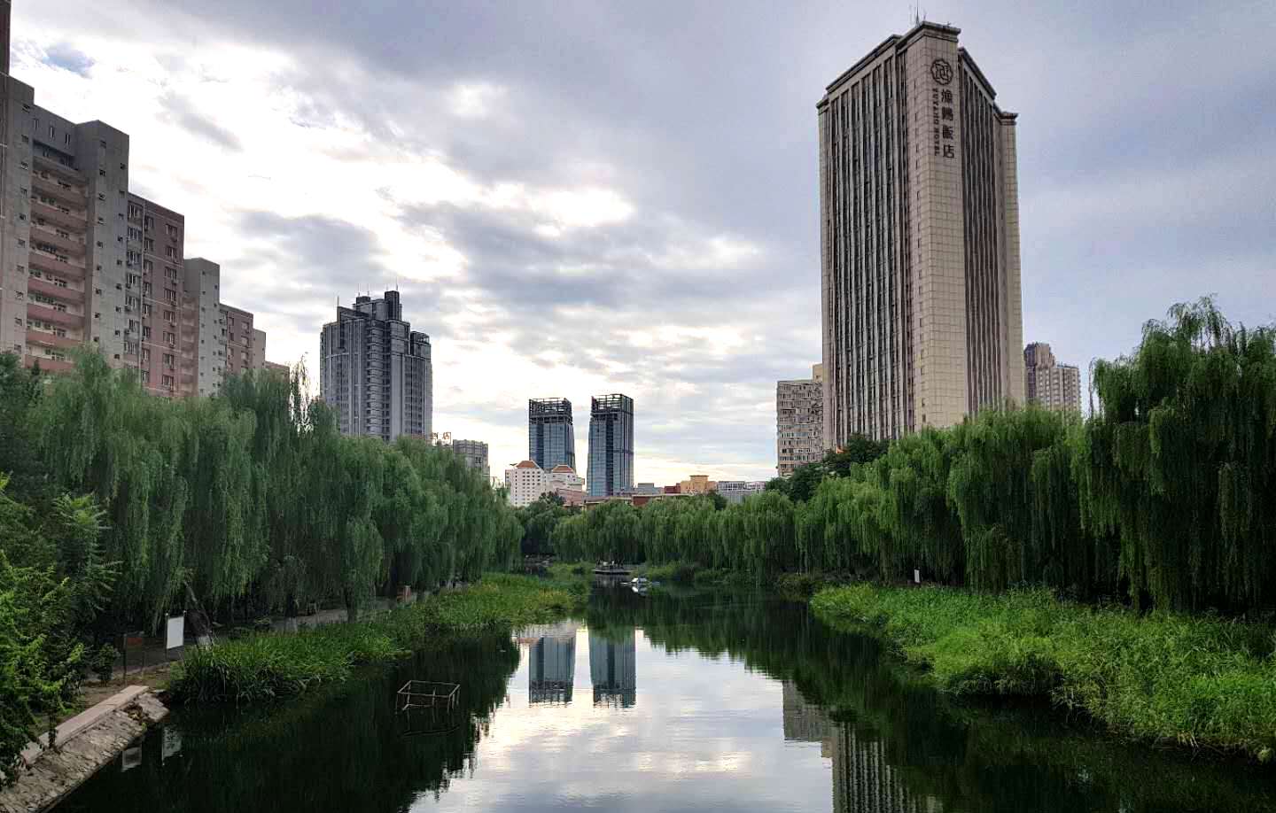 Liangma River Drained for Construction of New Park