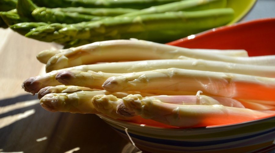 EAT: Vegan Wine ‘n’ Dine, El Mercadito Opens in Shunyi, White Asparagus