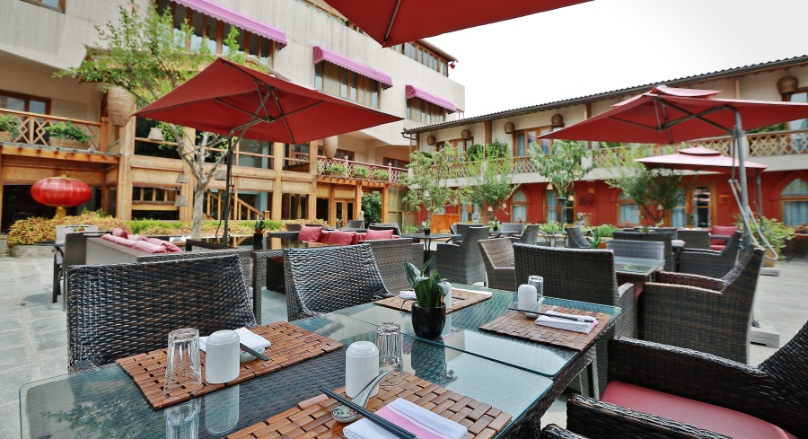 Eating Alfresco: Courtyard Bistro