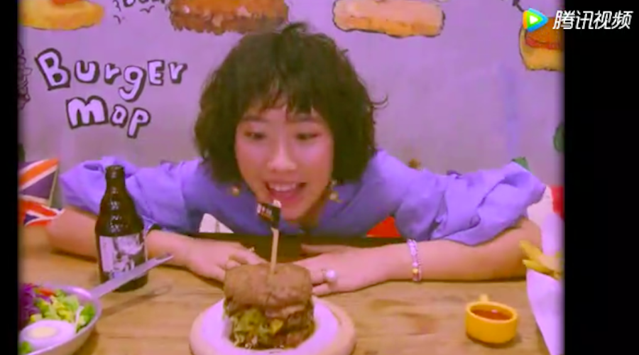 R Seeking Burger Inspiration? Follow Weibo Star 敢姑娘 as She Tries Nine Beijing Burgers 