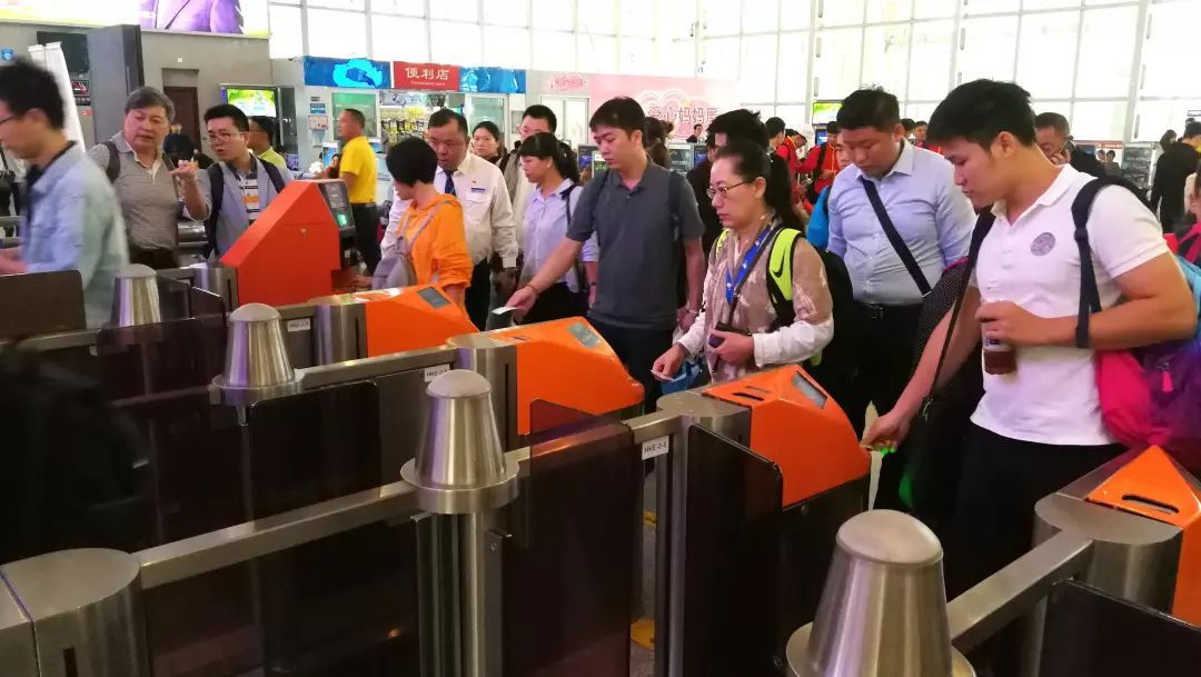 DP Beijing South Railway Station Expands Paperless Tickets for High-Speed Trains