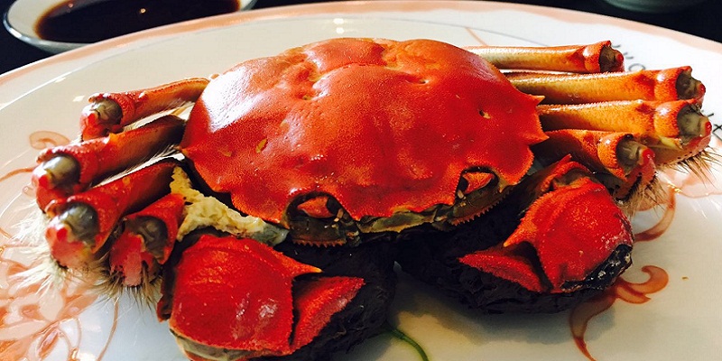 Surprise Your Guests with Flaming Hairy Crabs at The Rosewood's House of Dynasties