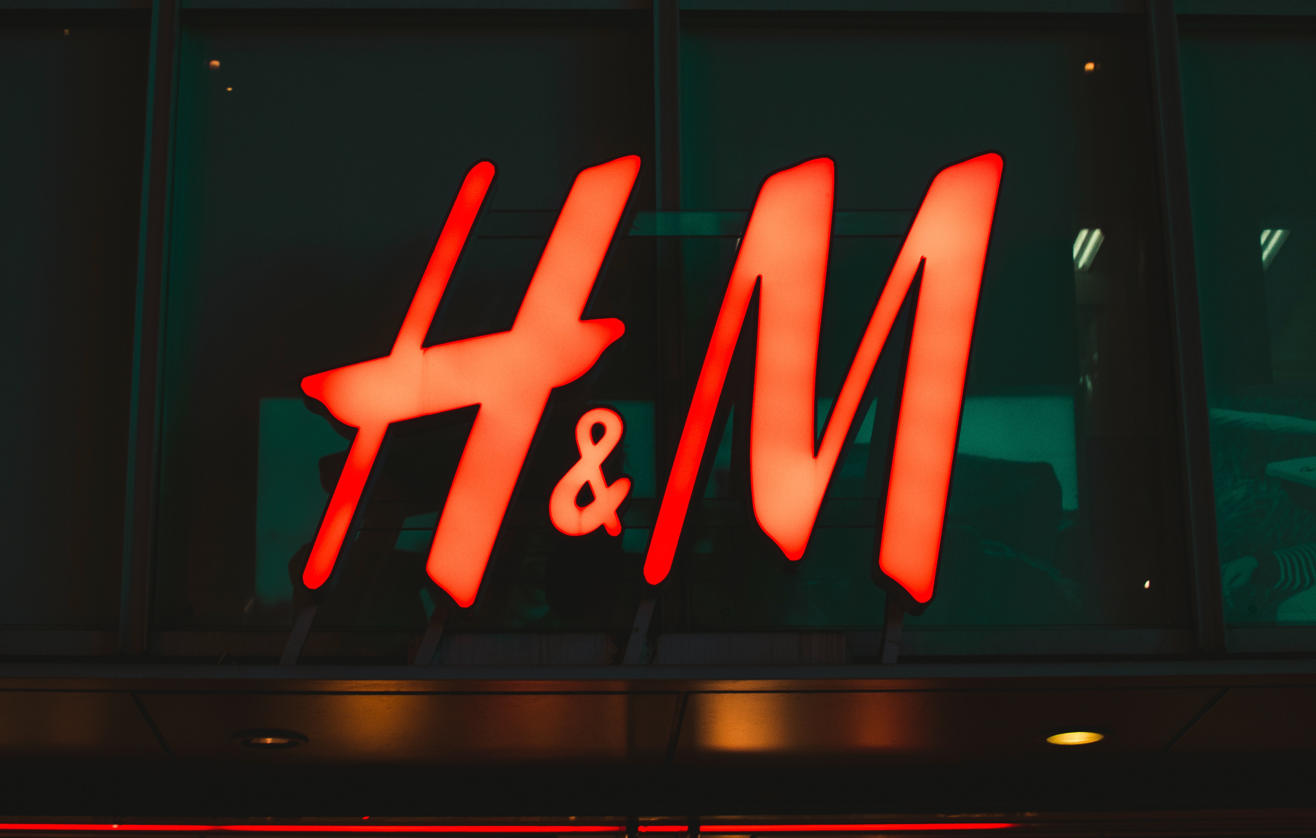 H&amp;M&#039;s Flagship Store in Beijing&#039;s Sanlitun Set to Close: