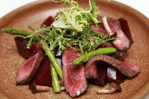 Let’s Do Lunch: Aria Chef Phillip Taylor&#039;s Beef Vegetable Salad